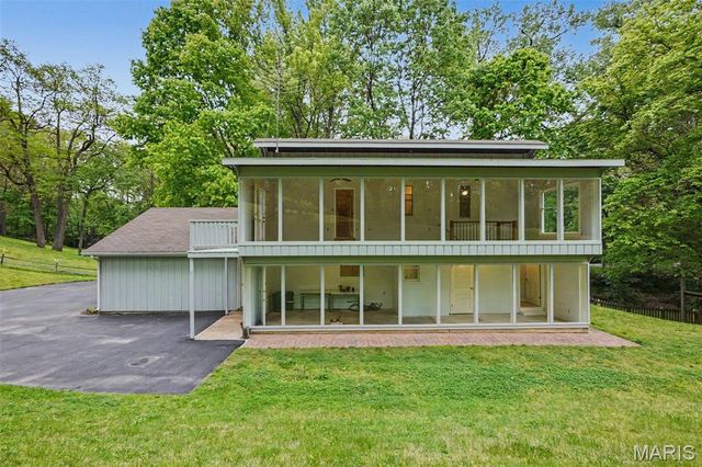 4120 Charbonier Road, Florissant, MO 63031