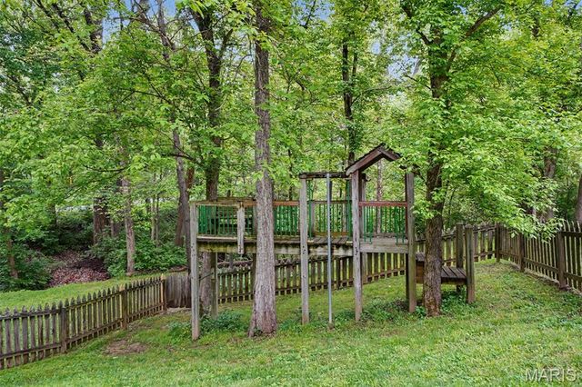 4120 Charbonier Road, Florissant, MO 63031