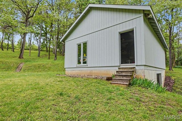4120 Charbonier Road, Florissant, MO 63031