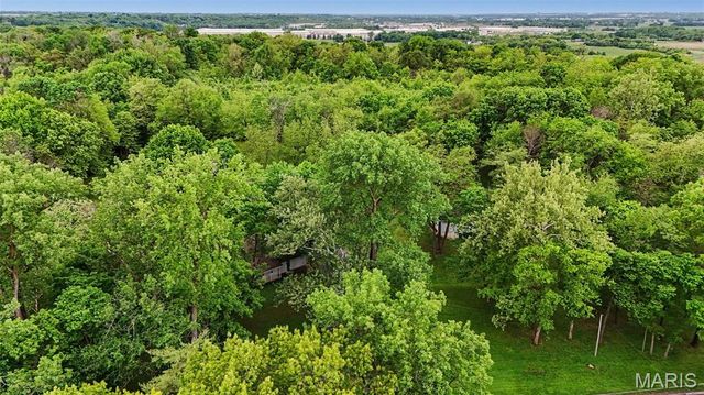 4120 Charbonier Road, Florissant, MO 63031