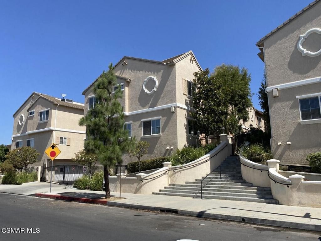 9301 Shirley Avenue 67, Northridge, CA 91324