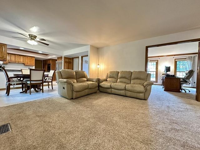 9520 Camelot Street NW, Pickerington, OH 43147