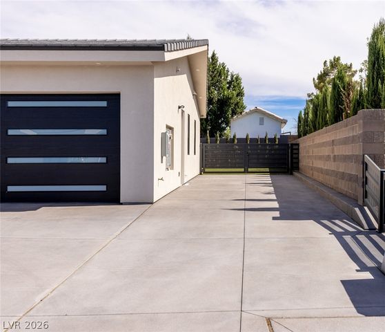 4367 North Fort Apache Road, Las Vegas, NV 89129