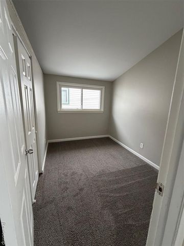 23153 Crossley Avenue, Hazel Park, MI 48030