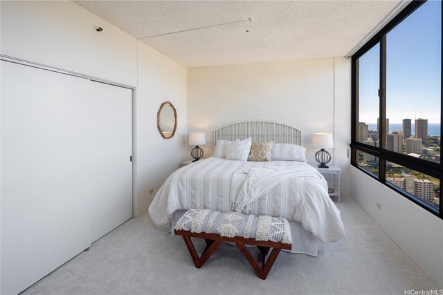 2499 Kapiolani Boulevard 3804, Honolulu, HI 96826