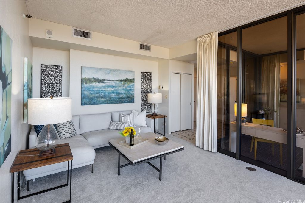 2499 Kapiolani Boulevard 3804, Honolulu, HI 96826