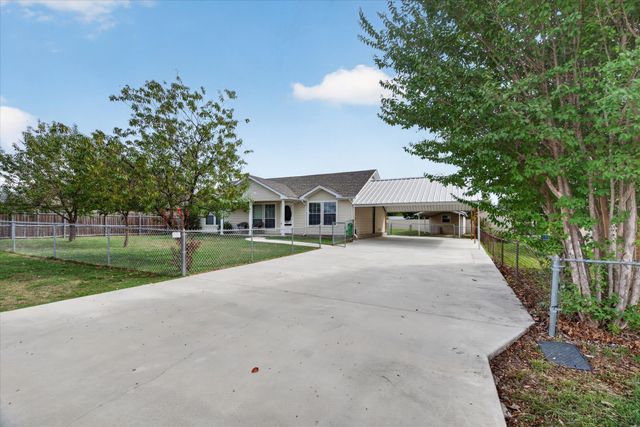 324 Pearson Lane, Azle, TX 76020