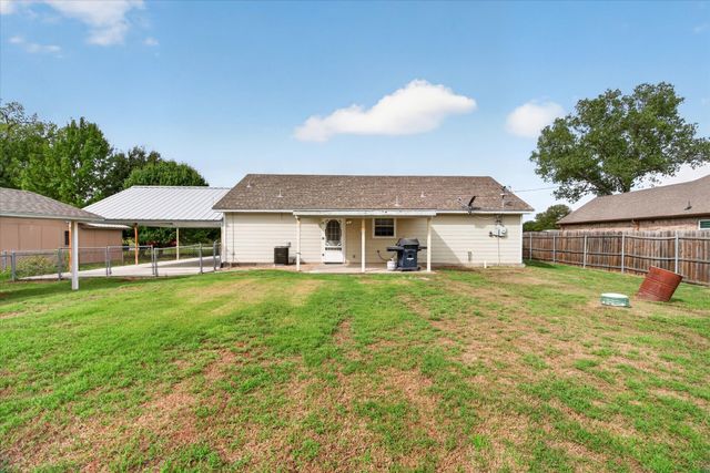324 Pearson Lane, Azle, TX 76020