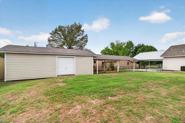 324 Pearson Lane, Azle, TX 76020