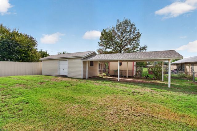 324 Pearson Lane, Azle, TX 76020