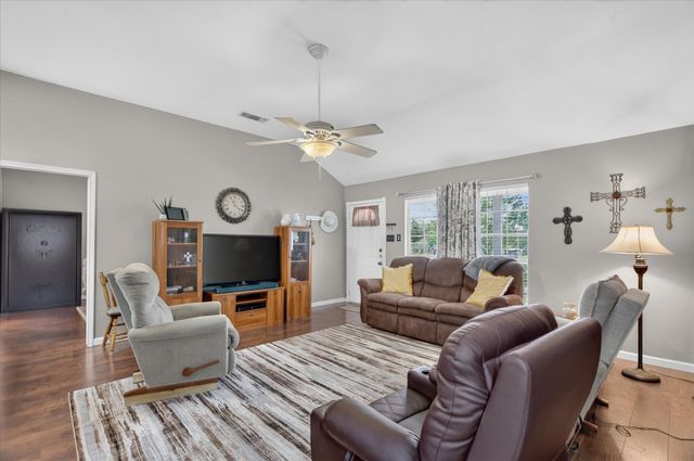324 Pearson Lane, Azle, TX 76020
