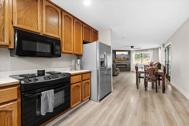 2805 Alhambra Dr, Cameron Park, CA 95682