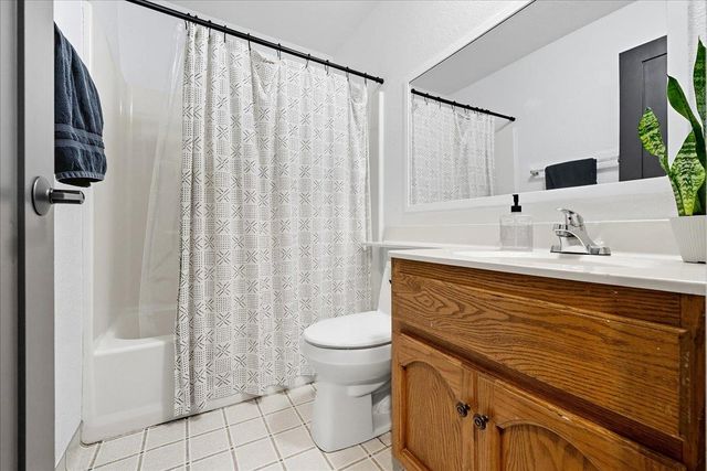 2805 Alhambra Dr, Cameron Park, CA 95682