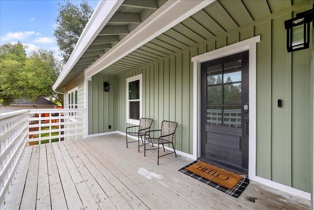 2805 Alhambra Dr, Cameron Park, CA 95682