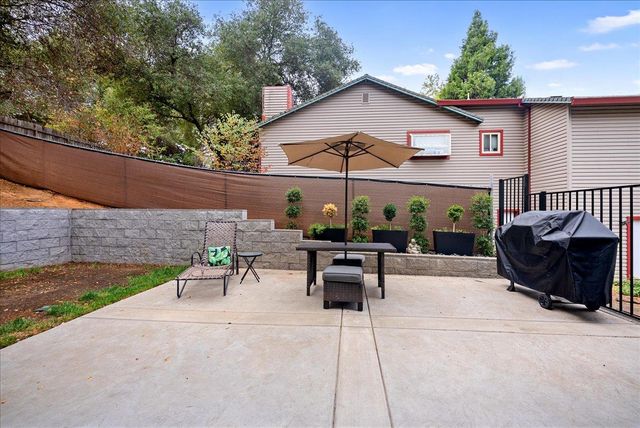 2805 Alhambra Dr, Cameron Park, CA 95682