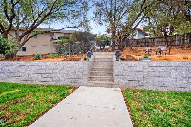 2805 Alhambra Dr, Cameron Park, CA 95682