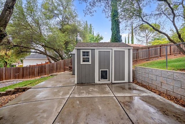 2805 Alhambra Dr, Cameron Park, CA 95682
