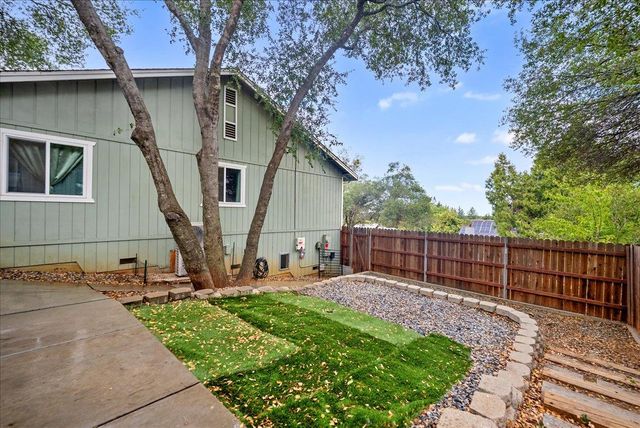 2805 Alhambra Dr, Cameron Park, CA 95682