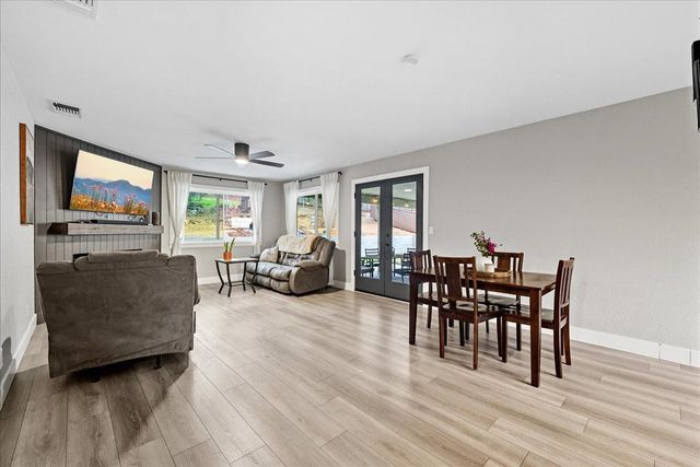 2805 Alhambra Dr, Cameron Park, CA 95682