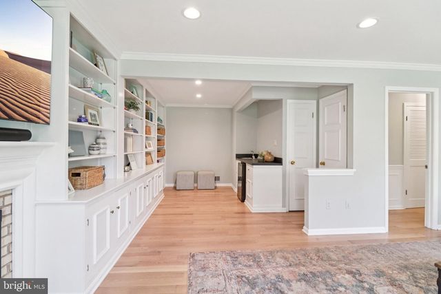 1707 GALLOWAY DR, Vienna, VA 22182