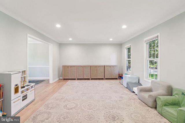 1707 GALLOWAY DR, Vienna, VA 22182