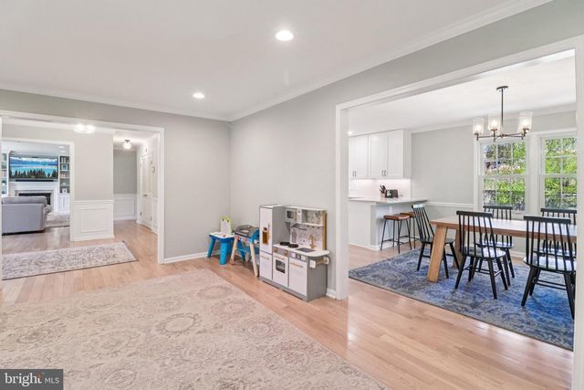 1707 GALLOWAY DR, Vienna, VA 22182