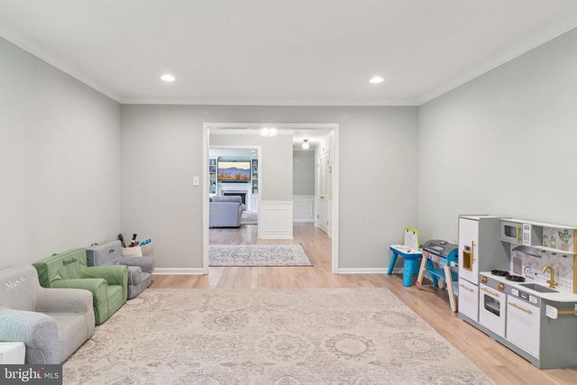 1707 GALLOWAY DR, Vienna, VA 22182