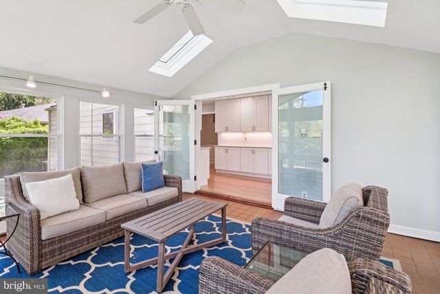 1707 GALLOWAY DR, Vienna, VA 22182