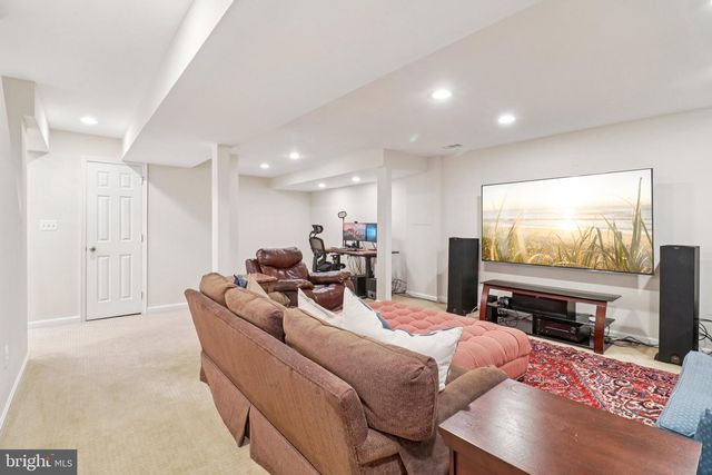1707 GALLOWAY DR, Vienna, VA 22182