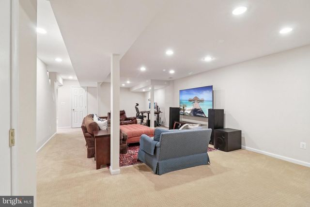 1707 GALLOWAY DR, Vienna, VA 22182