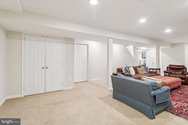 1707 GALLOWAY DR, Vienna, VA 22182