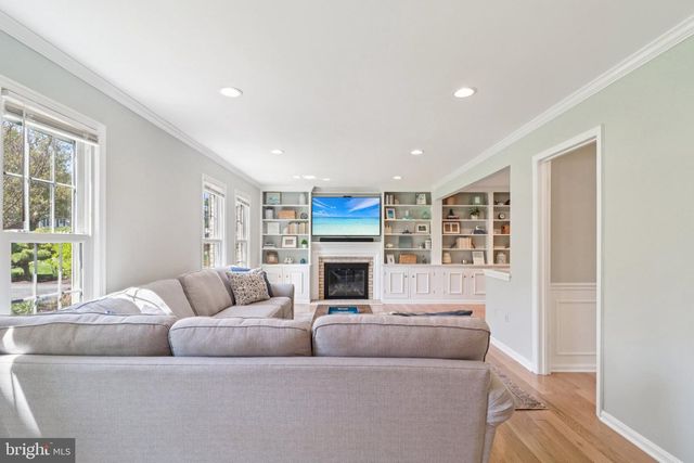 1707 GALLOWAY DR, Vienna, VA 22182