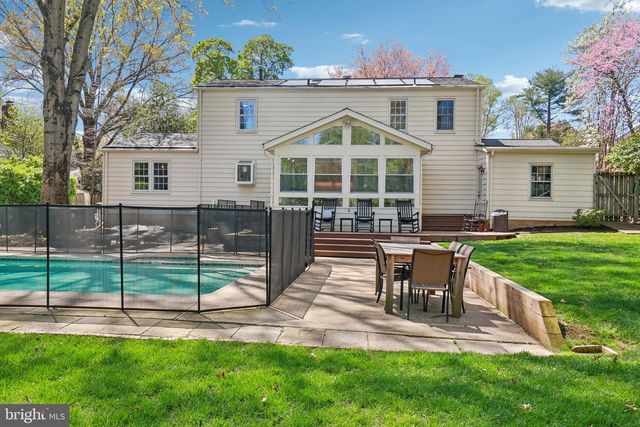 1707 GALLOWAY DR, Vienna, VA 22182