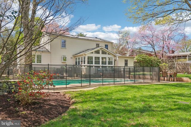 1707 GALLOWAY DR, Vienna, VA 22182