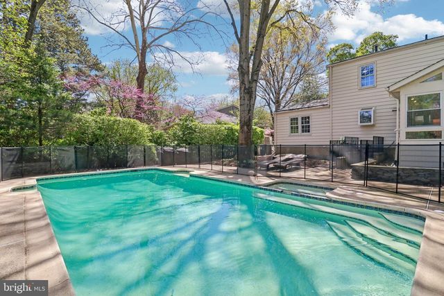 1707 GALLOWAY DR, Vienna, VA 22182