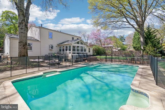 1707 GALLOWAY DR, Vienna, VA 22182
