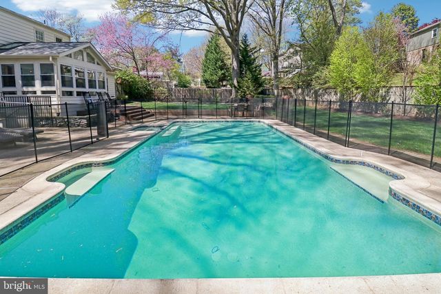 1707 GALLOWAY DR, Vienna, VA 22182