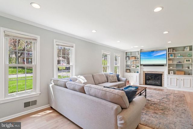 1707 GALLOWAY DR, Vienna, VA 22182