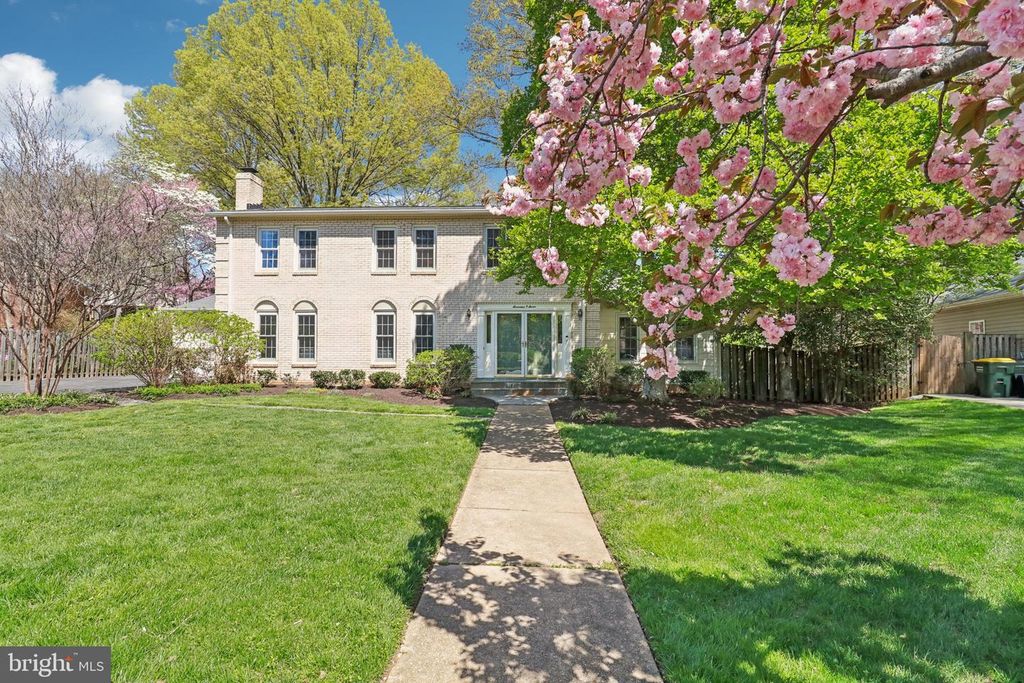 1707 GALLOWAY DR, Vienna, VA 22182