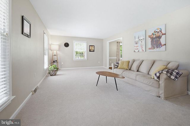 35 PINEWOOD AVE, Lititz, PA 17543