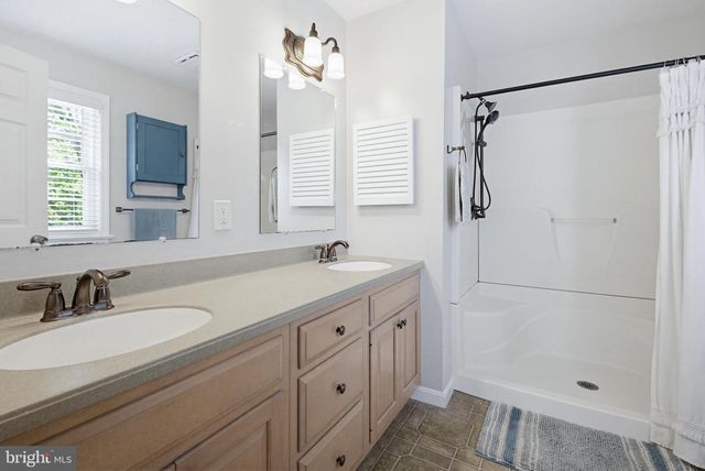 35 PINEWOOD AVE, Lititz, PA 17543