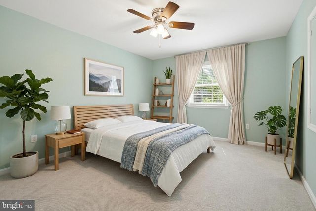35 PINEWOOD AVE, Lititz, PA 17543