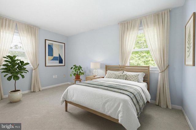 35 PINEWOOD AVE, Lititz, PA 17543
