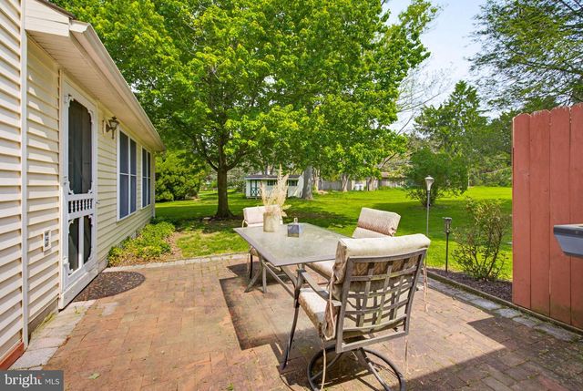35 PINEWOOD AVE, Lititz, PA 17543