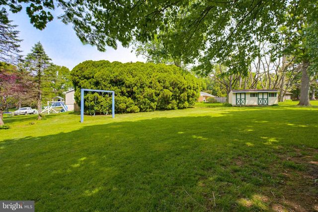 35 PINEWOOD AVE, Lititz, PA 17543