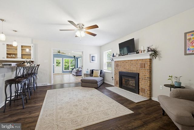 35 PINEWOOD AVE, Lititz, PA 17543