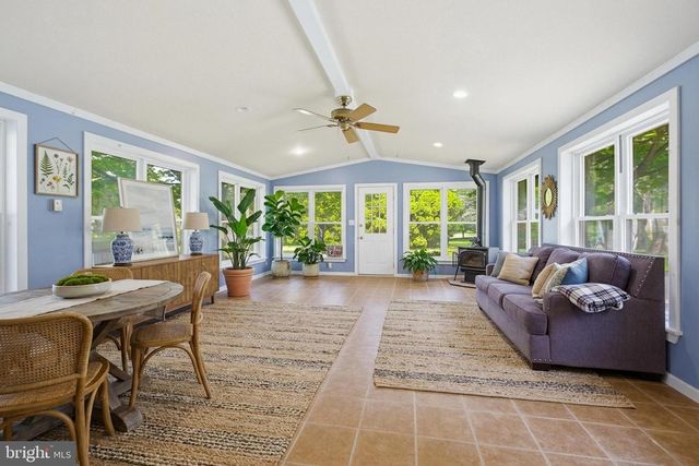 35 PINEWOOD AVE, Lititz, PA 17543
