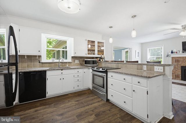 35 PINEWOOD AVE, Lititz, PA 17543