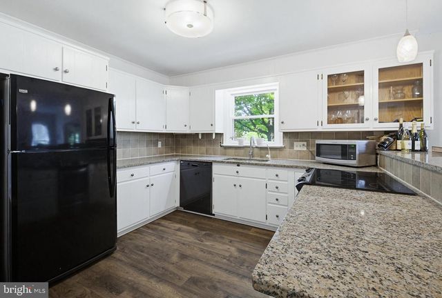 35 PINEWOOD AVE, Lititz, PA 17543