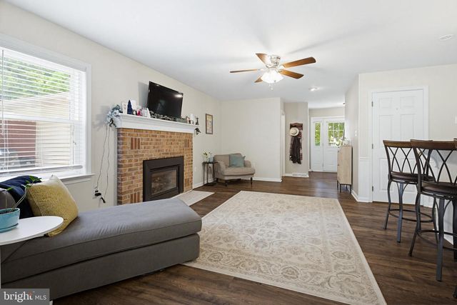 35 PINEWOOD AVE, Lititz, PA 17543